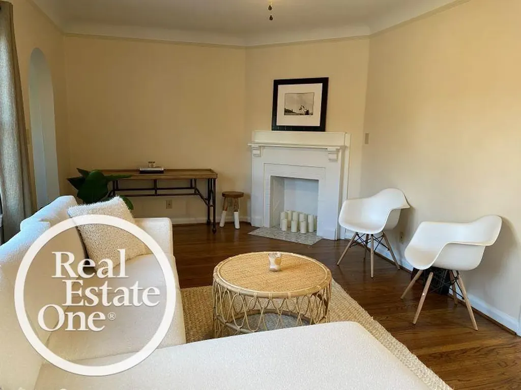 897 Rivard Boulevard Grosse Pointe City MI 48230