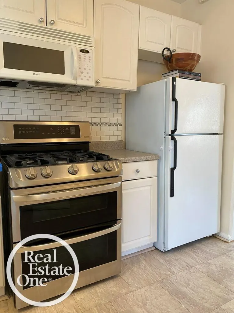 897 Rivard Boulevard Grosse Pointe City MI 48230
