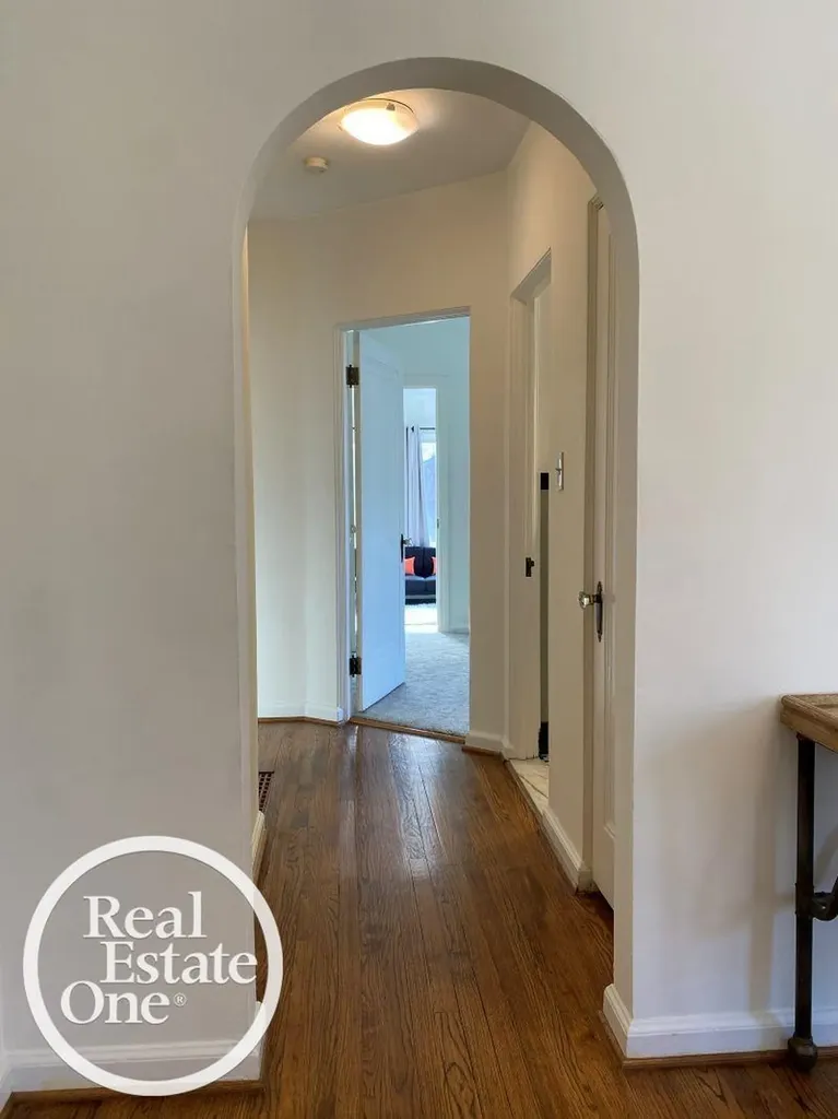 897 Rivard Boulevard Grosse Pointe City MI 48230
