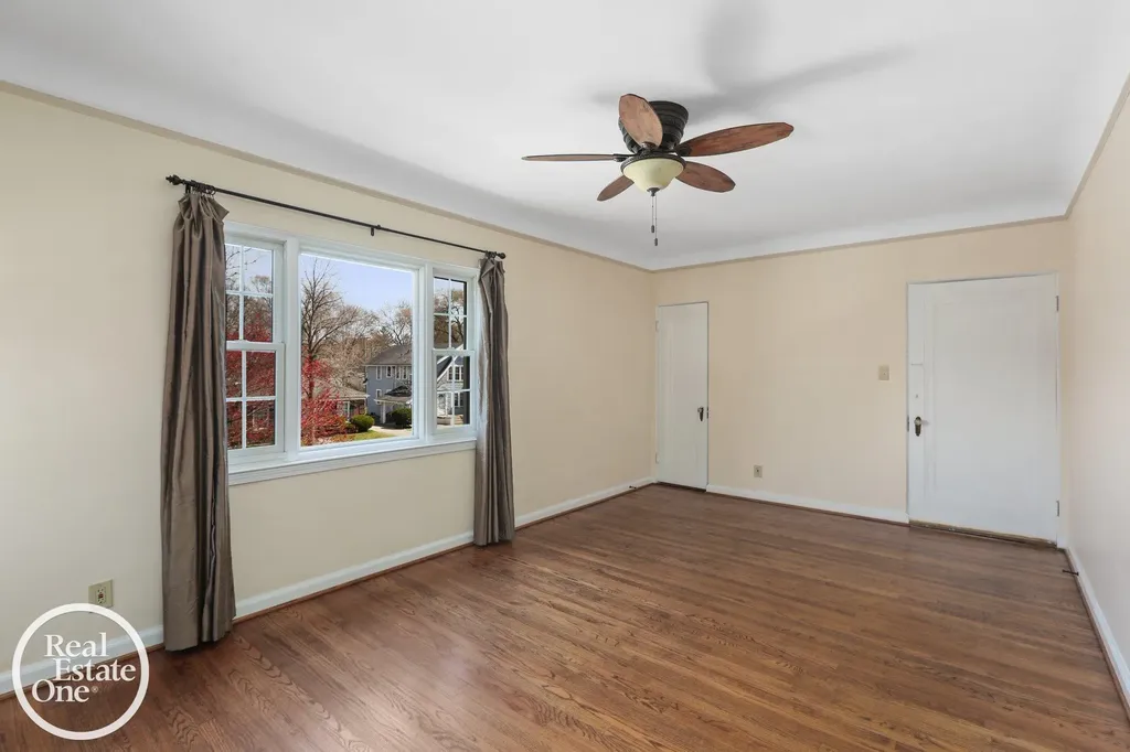 897 Rivard Boulevard Grosse Pointe City MI 48230