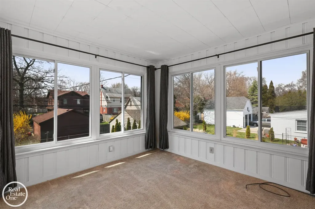 897 Rivard Boulevard Grosse Pointe City MI 48230