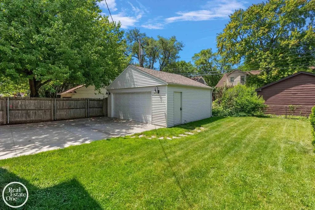 897 Rivard Boulevard Grosse Pointe City MI 48230