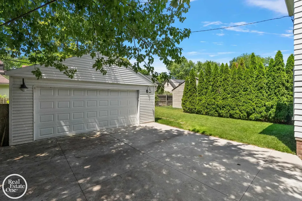 897 Rivard Boulevard Grosse Pointe City MI 48230