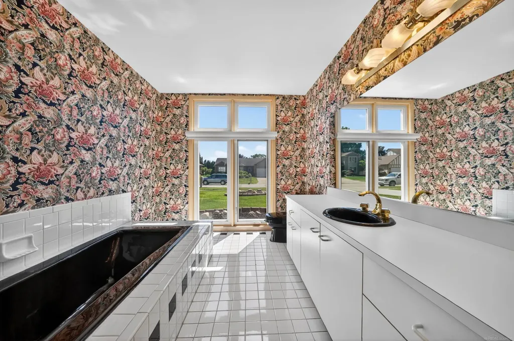 40219 Denbigh Drive Sterling Heights City MI 48310