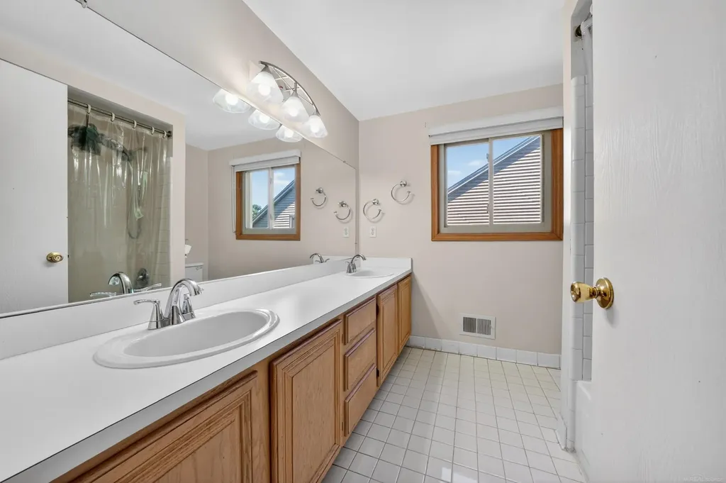 40219 Denbigh Drive Sterling Heights City MI 48310