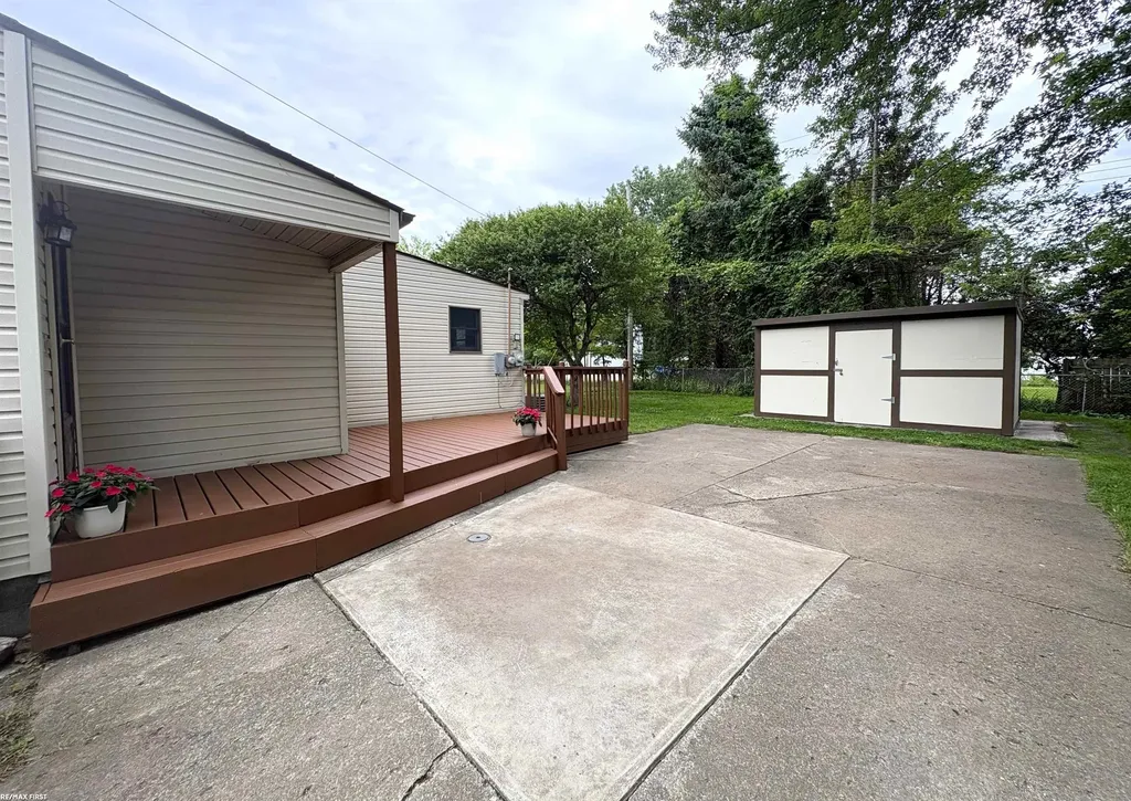 50850 Lempke Street New Baltimore City MI 48047