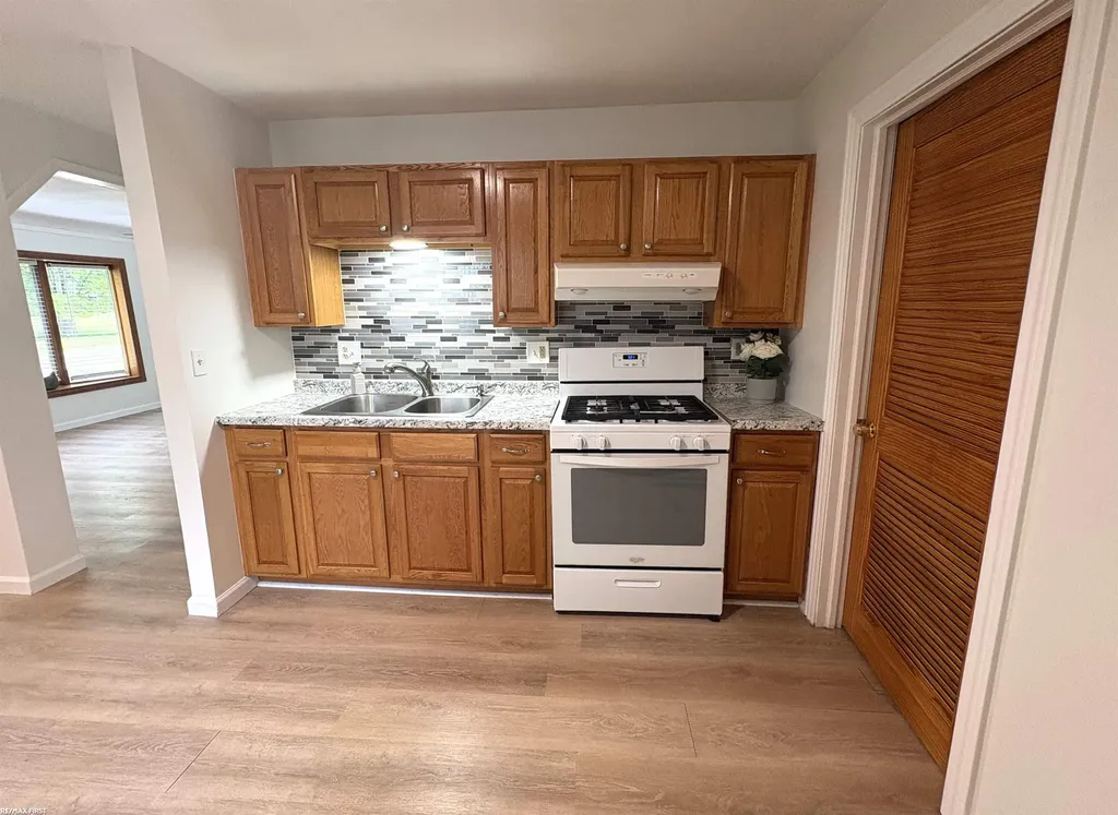 50850 Lempke Street New Baltimore City MI 48047