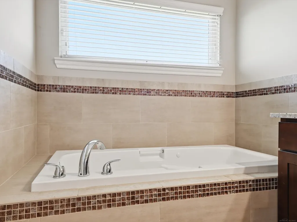 21917 Bellewood Drive Macomb Township MI 48044