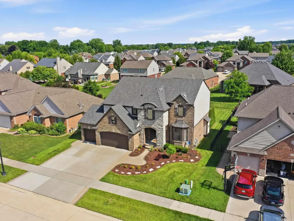 21917 Bellewood Drive Macomb Township MI 48044