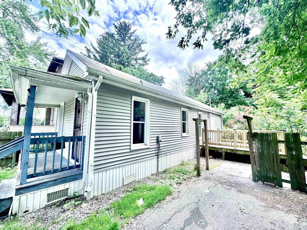 710 Phelon Street Saginaw City MI 48601