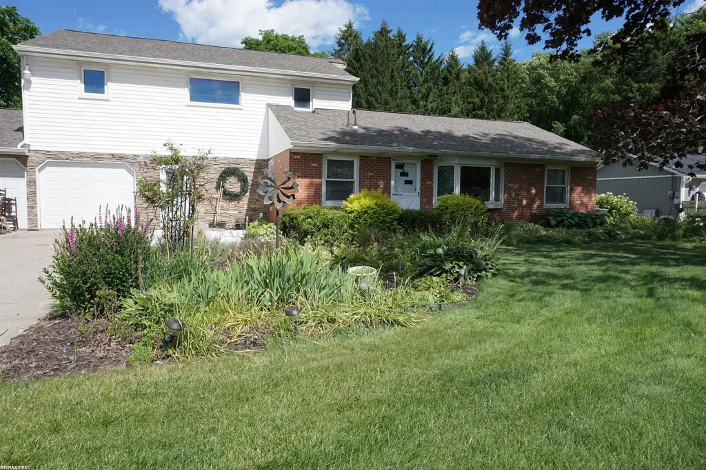 38402 Hazel Street Harrison Charter Township MI 48045