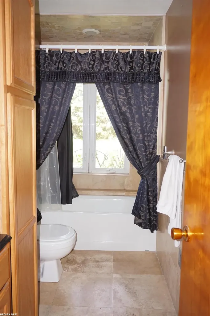 38402 Hazel Street Harrison Charter Township MI 48045