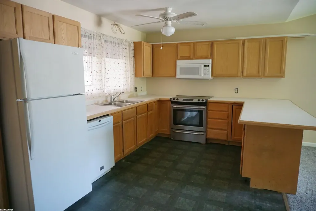 38402 Hazel Street Harrison Charter Township MI 48045