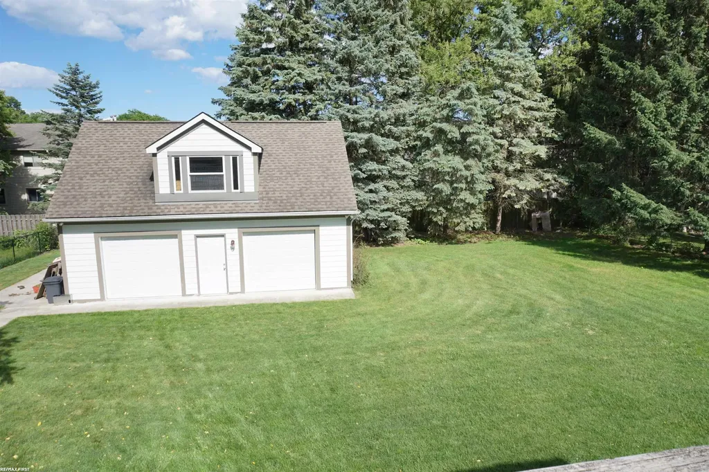 38402 Hazel Street Harrison Charter Township MI 48045