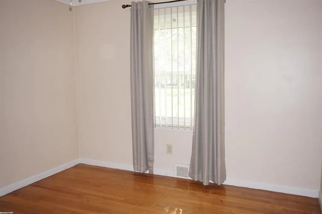 38402 Hazel Street Harrison Charter Township MI 48045
