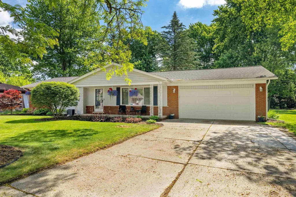 38350 Long Street Harrison Charter Township MI 48045