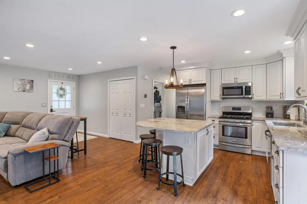 38350 Long Street Harrison Charter Township MI 48045