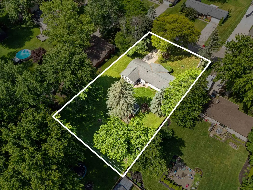 38350 Long Street Harrison Charter Township MI 48045
