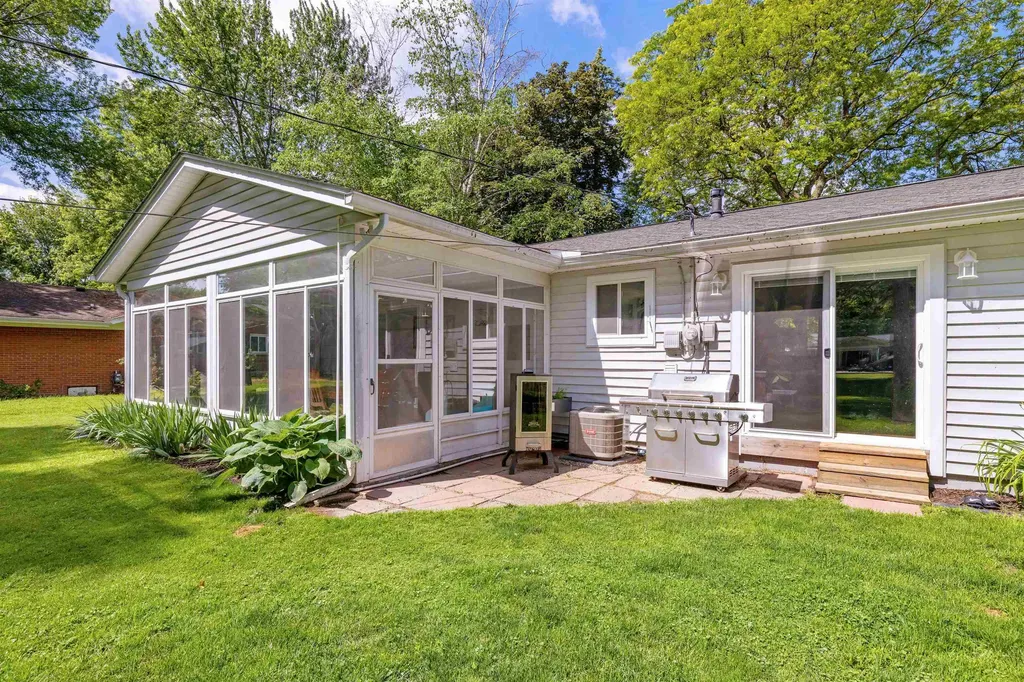 38350 Long Street Harrison Charter Township MI 48045
