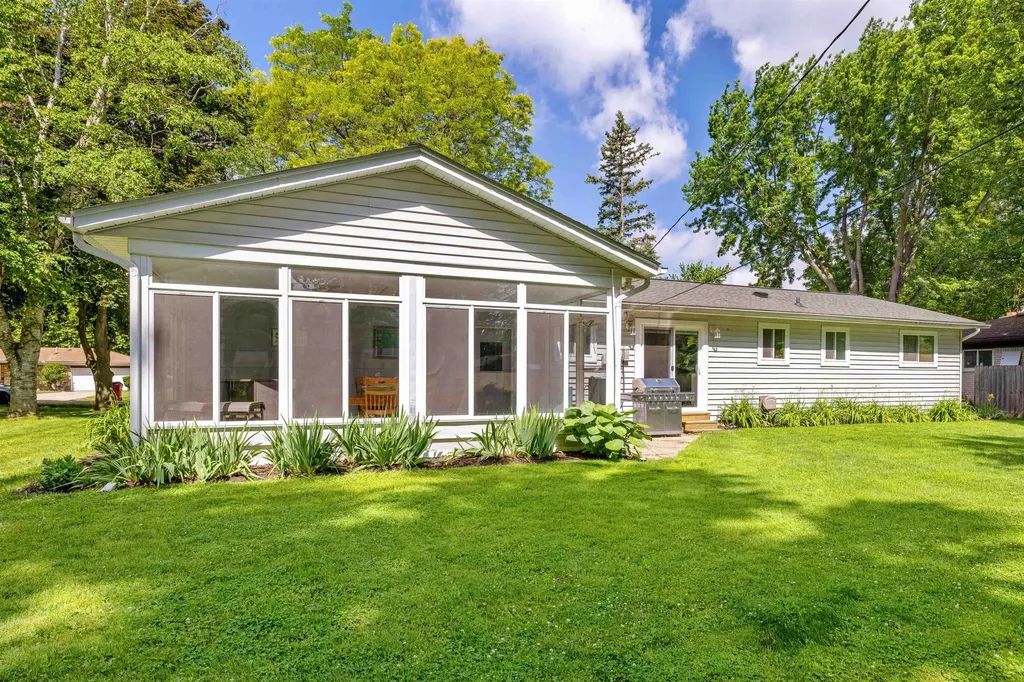 38350 Long Street Harrison Charter Township MI 48045