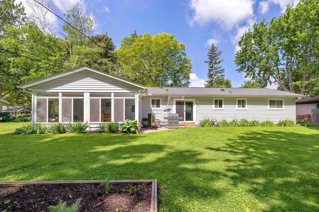 38350 Long Street Harrison Charter Township MI 48045