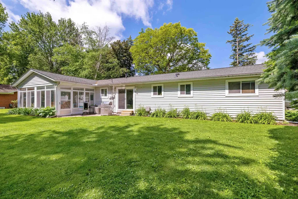 38350 Long Street Harrison Charter Township MI 48045