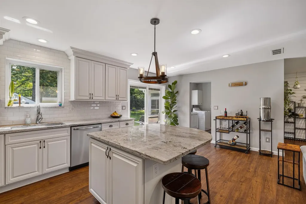 38350 Long Street Harrison Charter Township MI 48045