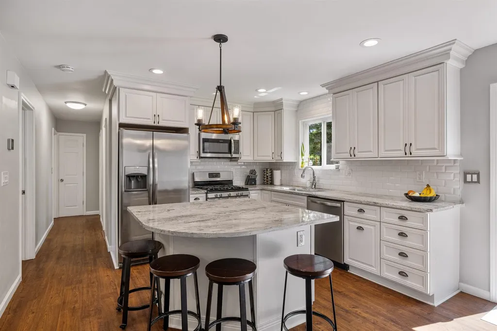 38350 Long Street Harrison Charter Township MI 48045