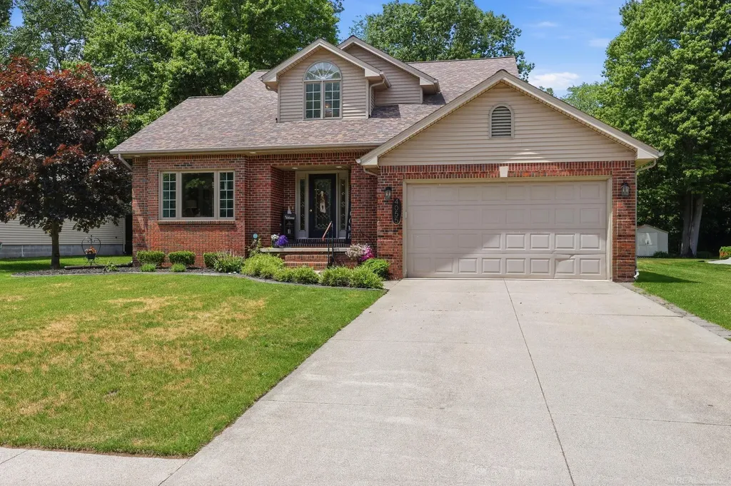 4055 Stoney Creek Drive Fort Gratiot Charter Township MI 48059