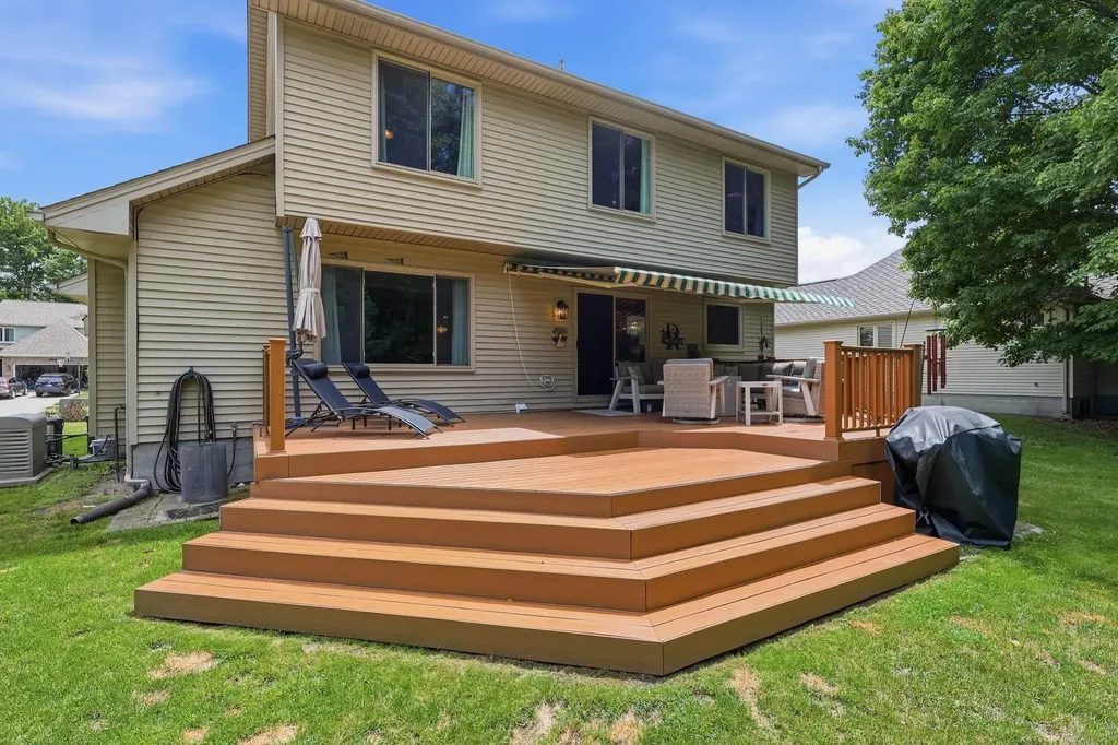 4055 Stoney Creek Drive Fort Gratiot Charter Township MI 48059