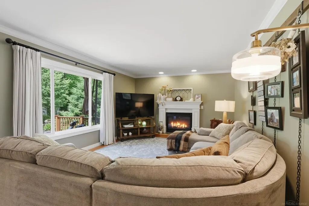 4055 Stoney Creek Drive Fort Gratiot Charter Township MI 48059