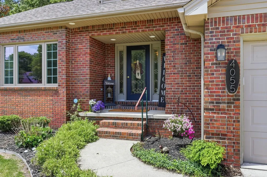 4055 Stoney Creek Drive Fort Gratiot Charter Township MI 48059