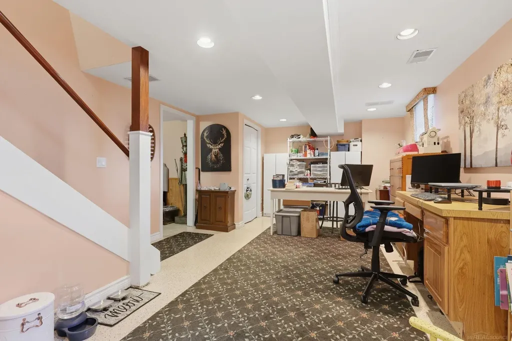 4055 Stoney Creek Drive Fort Gratiot Charter Township MI 48059