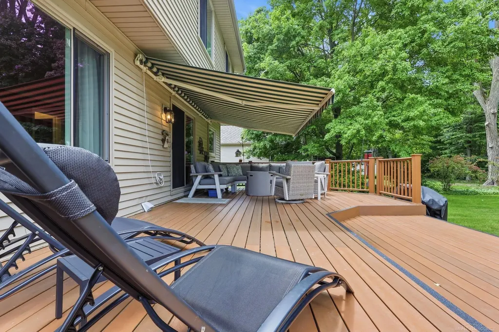 4055 Stoney Creek Drive Fort Gratiot Charter Township MI 48059