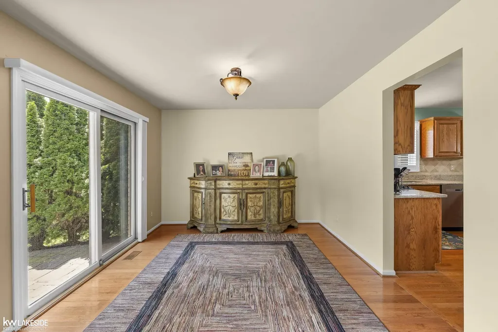 40134 Riverbend Drive Sterling Heights City MI 48310