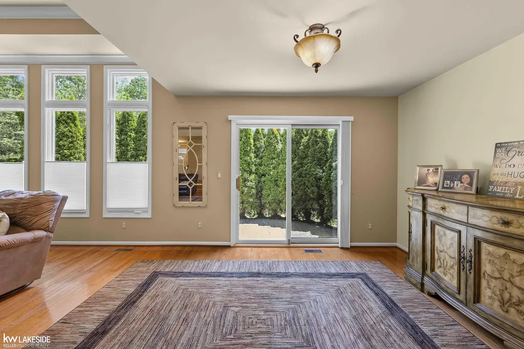 40134 Riverbend Drive Sterling Heights City MI 48310