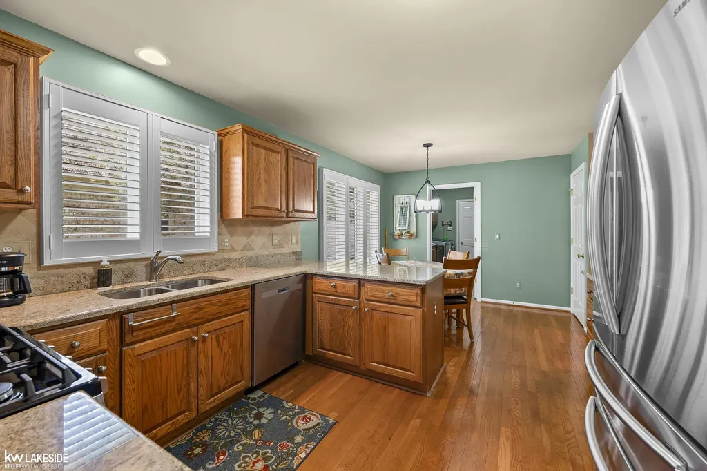 40134 Riverbend Drive Sterling Heights City MI 48310