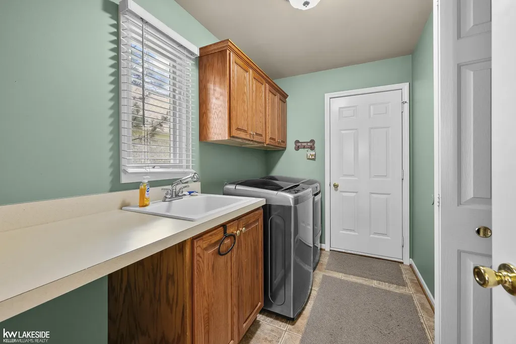 40134 Riverbend Drive Sterling Heights City MI 48310