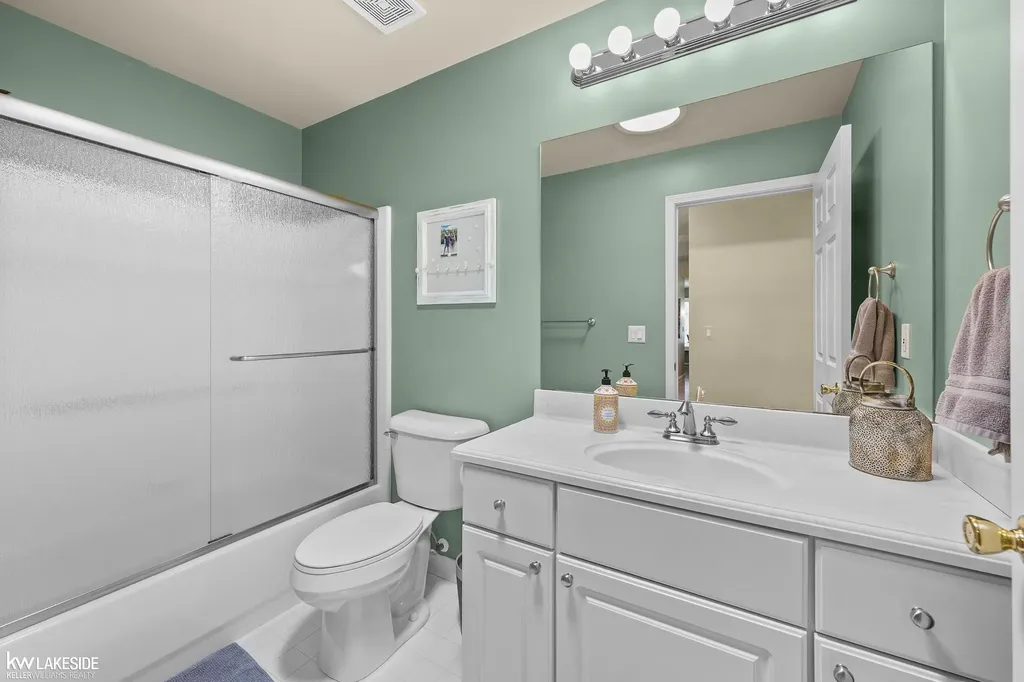 40134 Riverbend Drive Sterling Heights City MI 48310