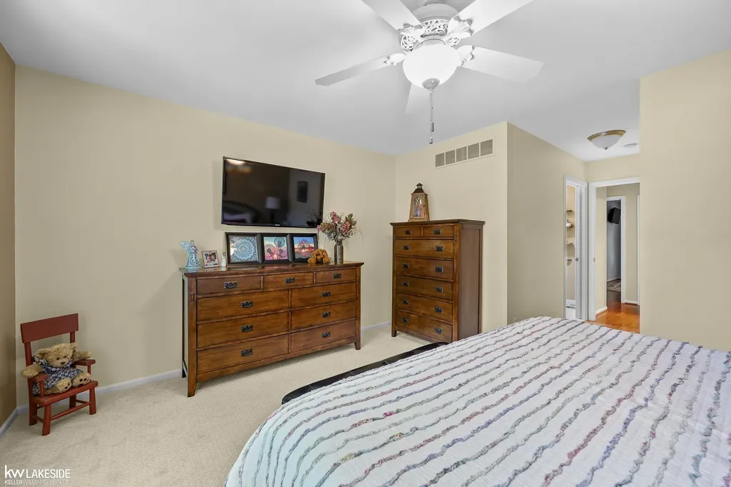 40134 Riverbend Drive Sterling Heights City MI 48310
