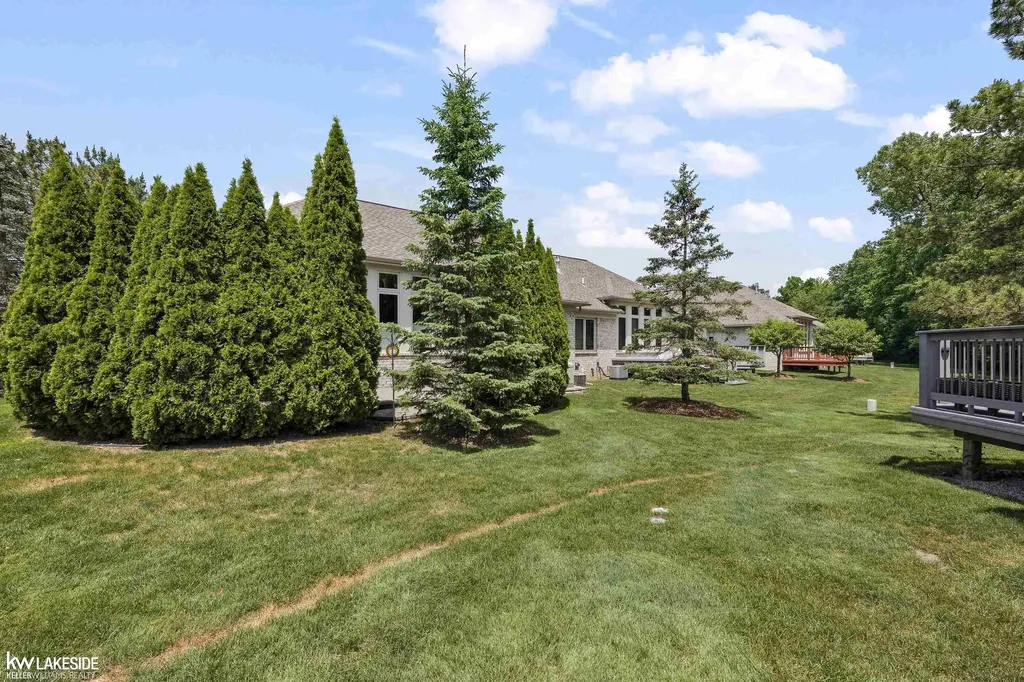 40134 Riverbend Drive Sterling Heights City MI 48310