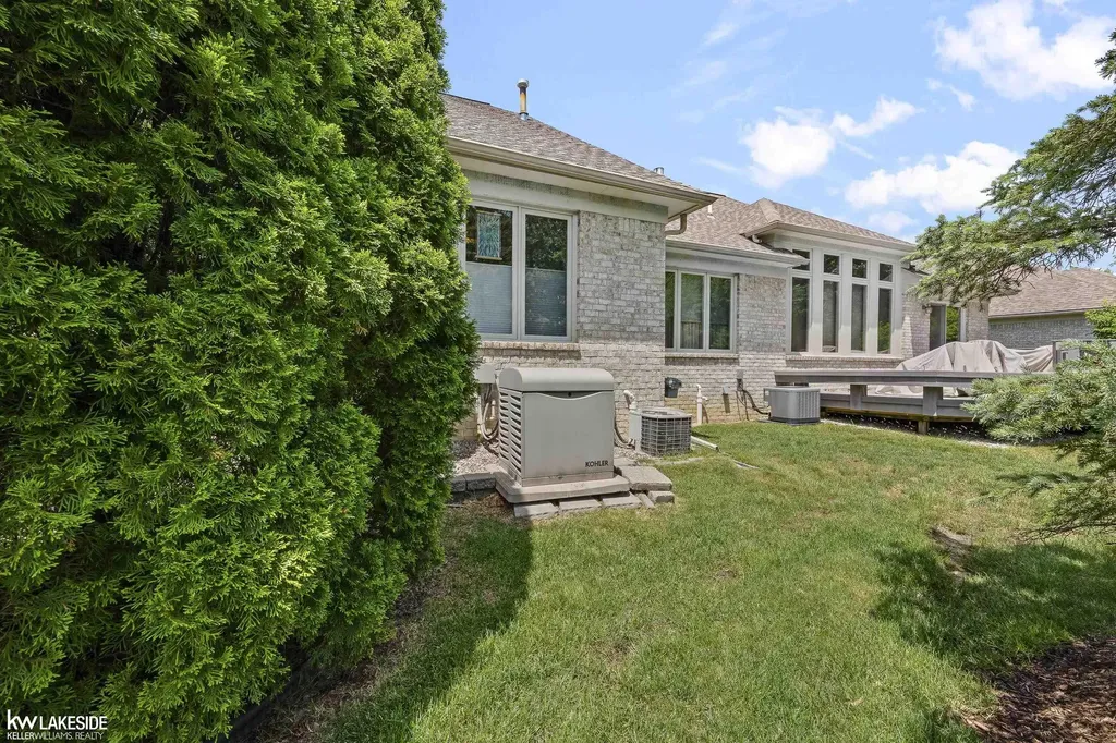 40134 Riverbend Drive Sterling Heights City MI 48310