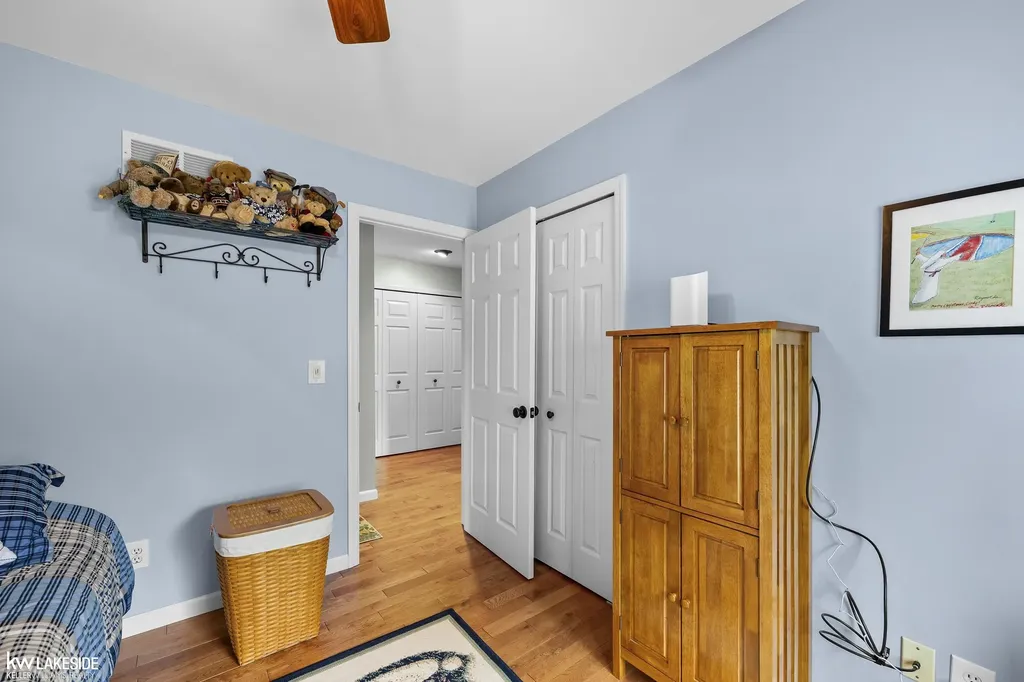 38924 E Windmill Pointe Drive Clinton Charter Township MI 48038