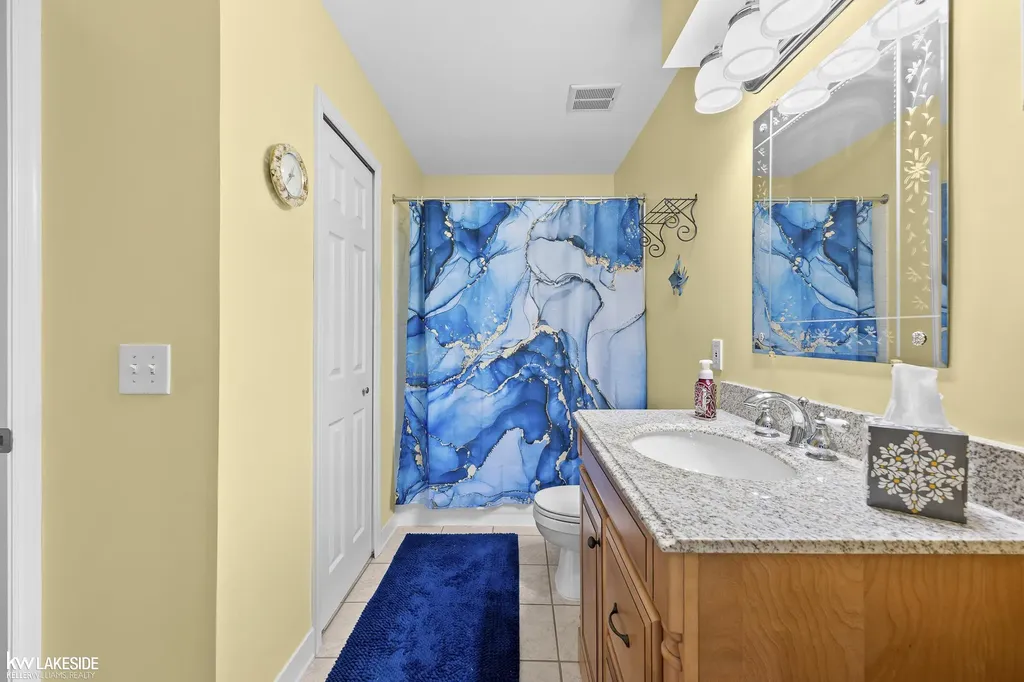 38924 E Windmill Pointe Drive Clinton Charter Township MI 48038