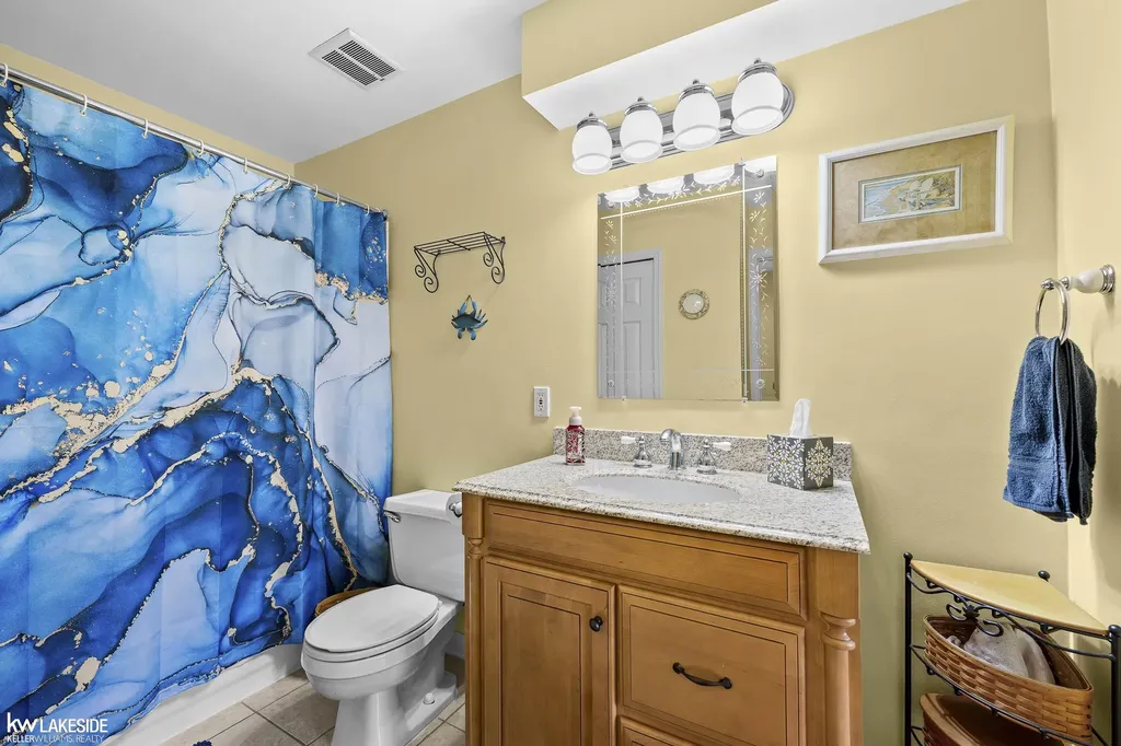 38924 E Windmill Pointe Drive Clinton Charter Township MI 48038
