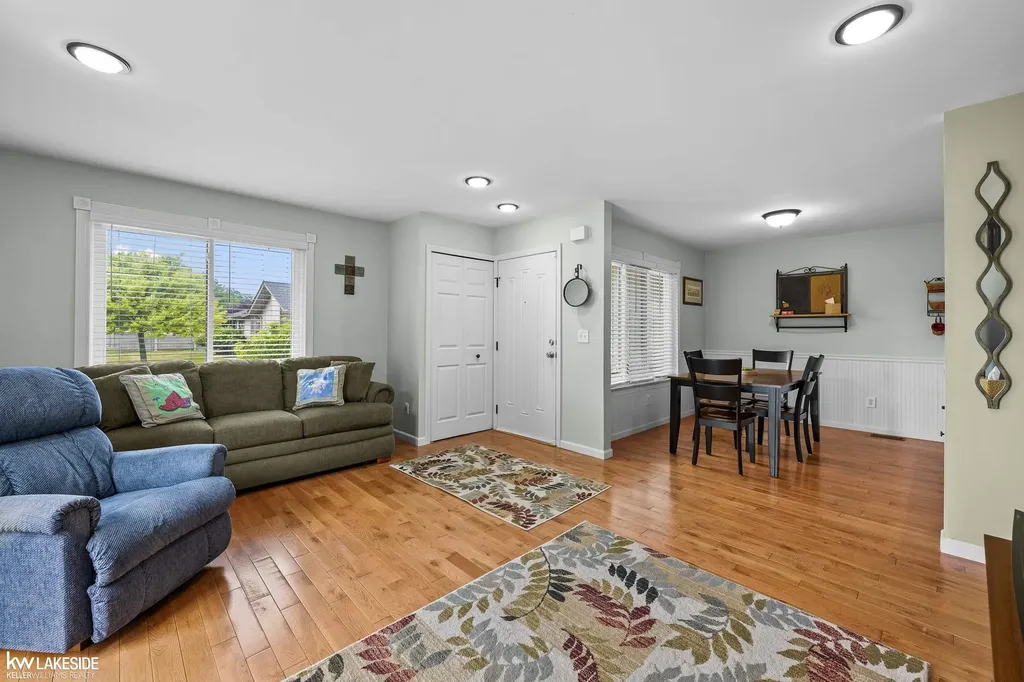 38924 E Windmill Pointe Drive Clinton Charter Township MI 48038
