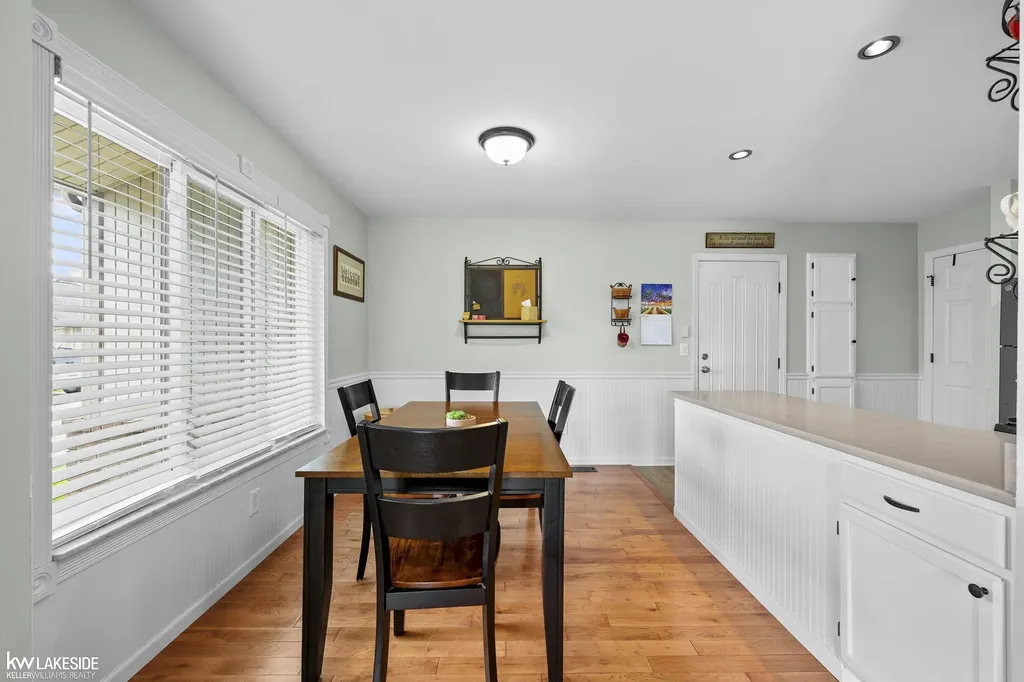 38924 E Windmill Pointe Drive Clinton Charter Township MI 48038
