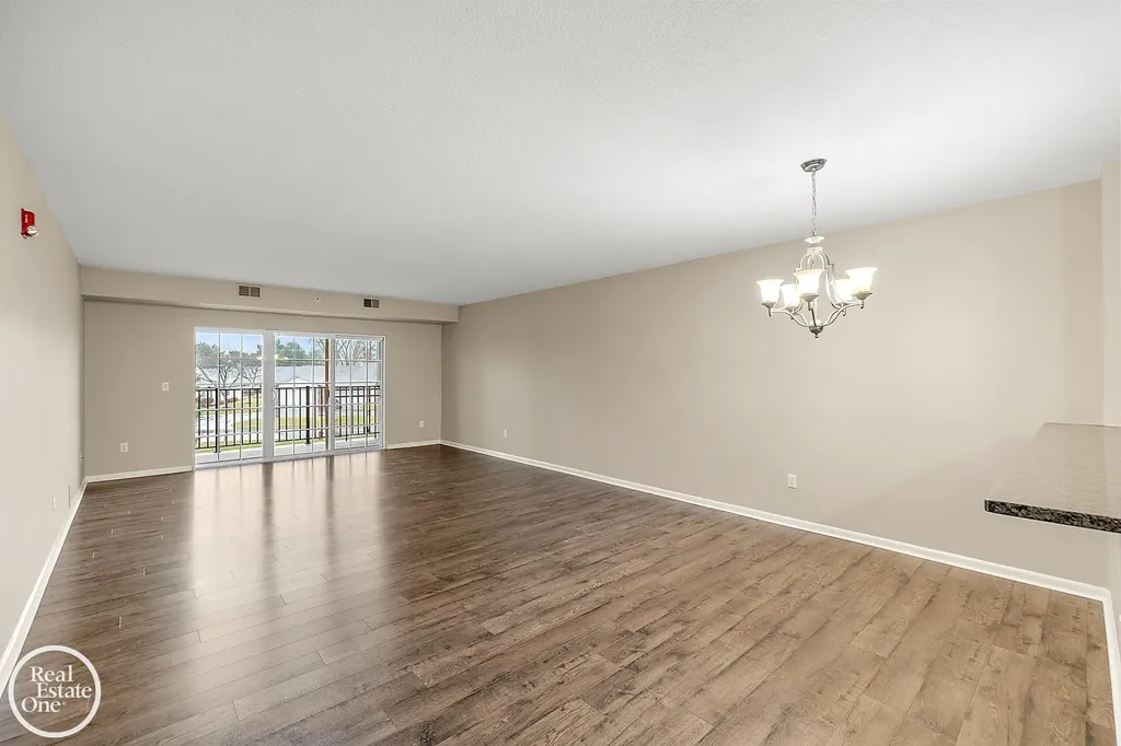 2118 Country Club Drive St. Clair Shores City MI 48082