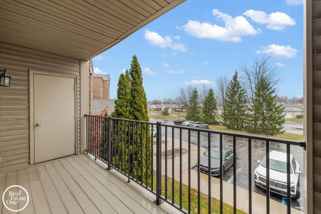 2118 Country Club Drive St. Clair Shores City MI 48082