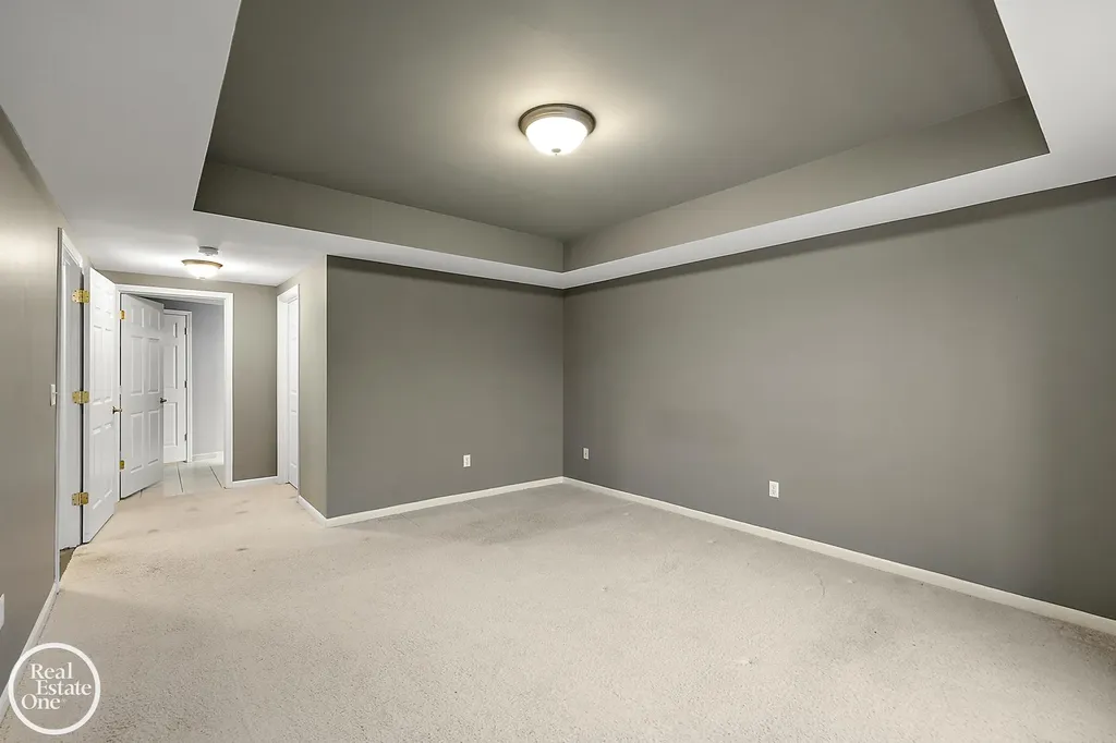 2118 Country Club Drive St. Clair Shores City MI 48082